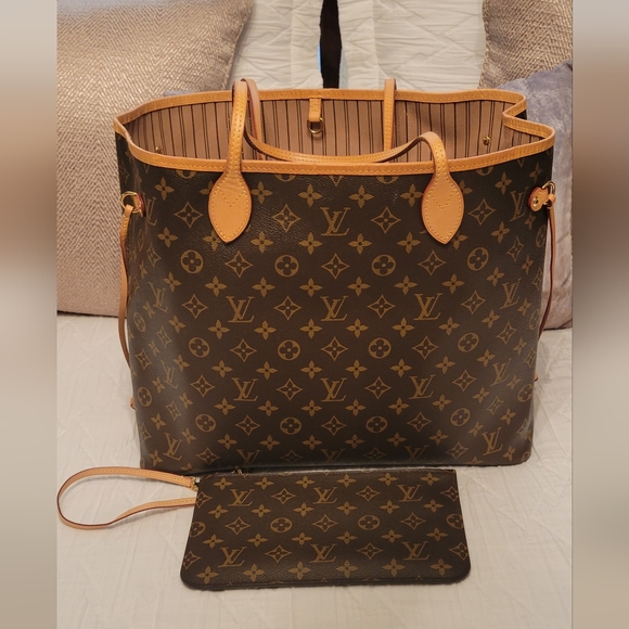 Louis Vuitton Handbags - Authentic Louis Vuitton GM Neverfull